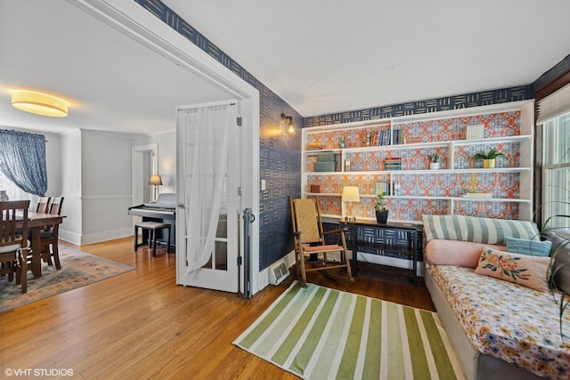 861 Hill Ave, Glen Ellyn, IL 60137 - living area featuring wood finished floors and baseboards