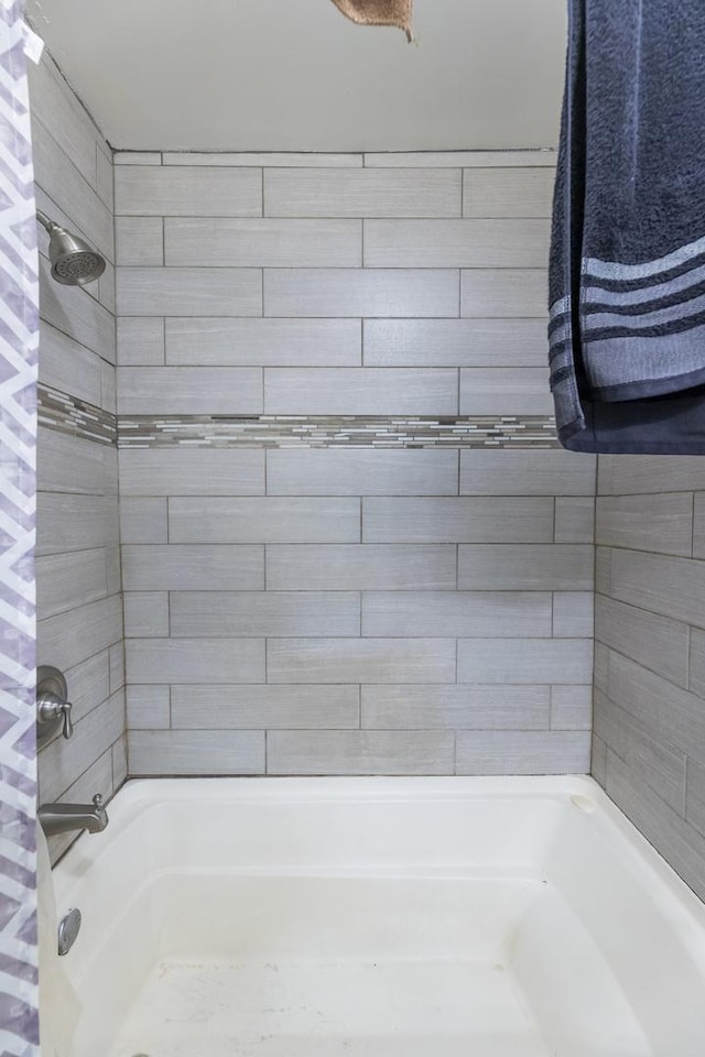 6601 S St Lawrence Ave, Chicago, IL 60637 - full bathroom featuring  shower combination