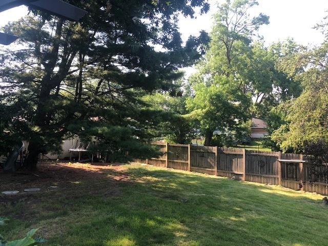 9300 S 83rd Ave, Hickory Hills, IL 60457