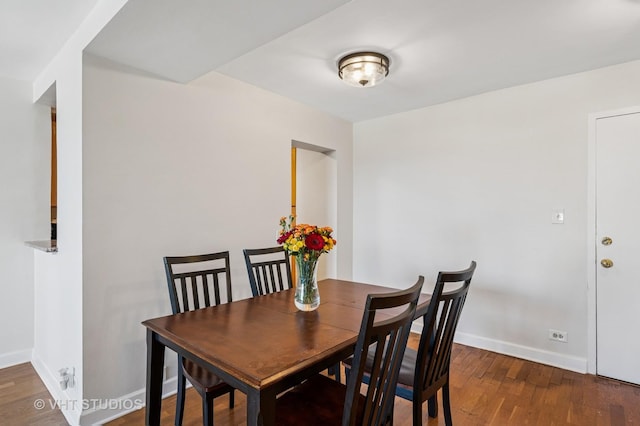 2909 N Sheridan Rd Unit 1309, Chicago, IL 60657 - dining space with wood finished floors and baseboards