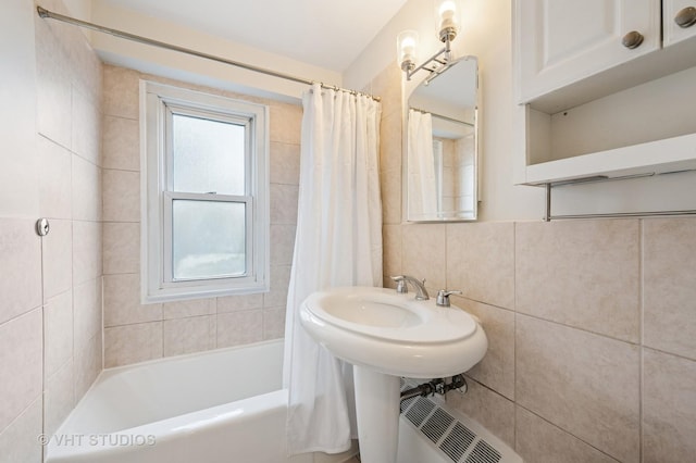 2909 N Sheridan Rd Unit 1309, Chicago, IL 60657 - full bathroom with shower / tub combo