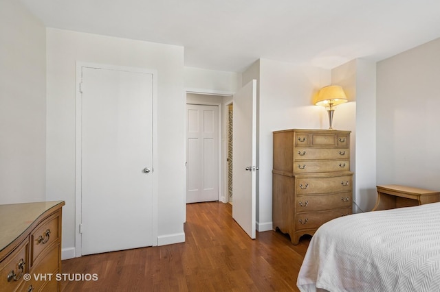 2909 N Sheridan Rd Unit 1309, Chicago, IL 60657 - bedroom featuring wood finished floors and baseboards