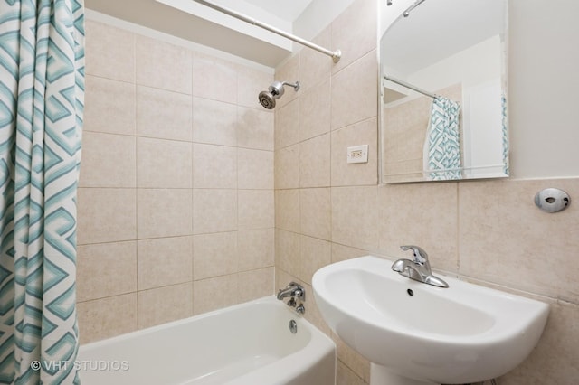 2909 N Sheridan Rd Unit 1309, Chicago, IL 60657 - full bathroom with shower / tub combo with curtain and tile walls