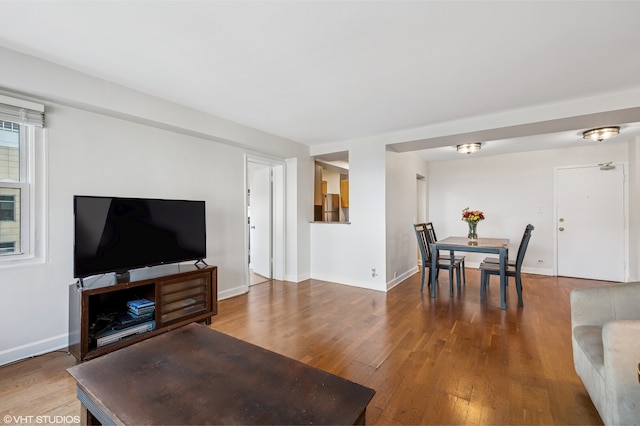 2909 N Sheridan Rd Unit 1309, Chicago, IL 60657 - living room featuring wood finished floors and baseboards
