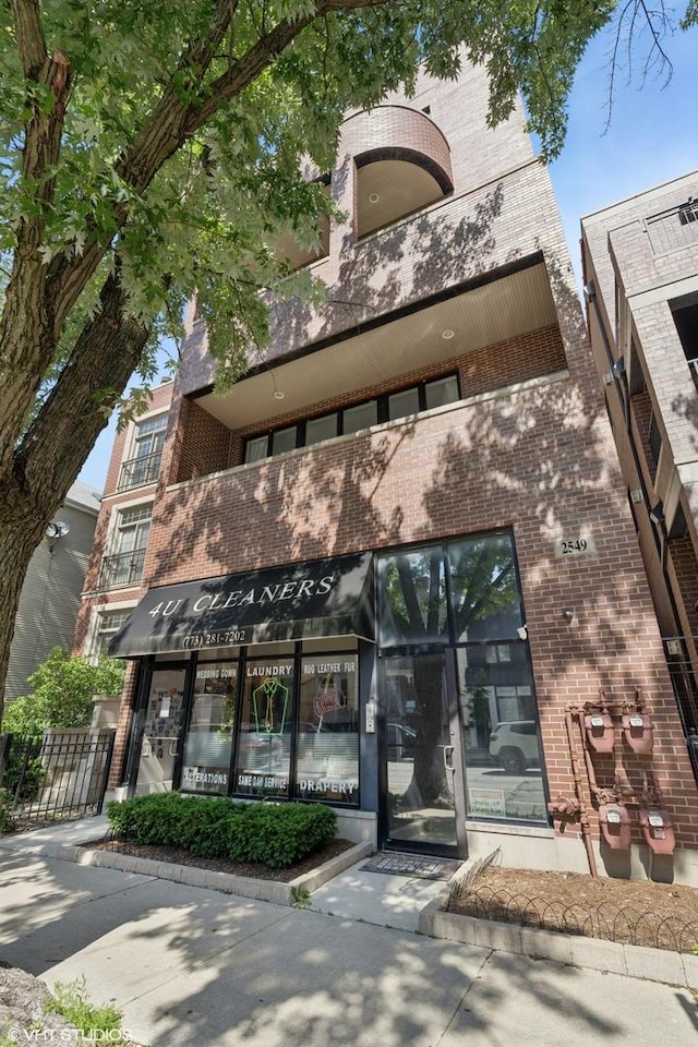 2549 N Southport Ave Unit 3, Chicago, IL 60614 - view of building exterior