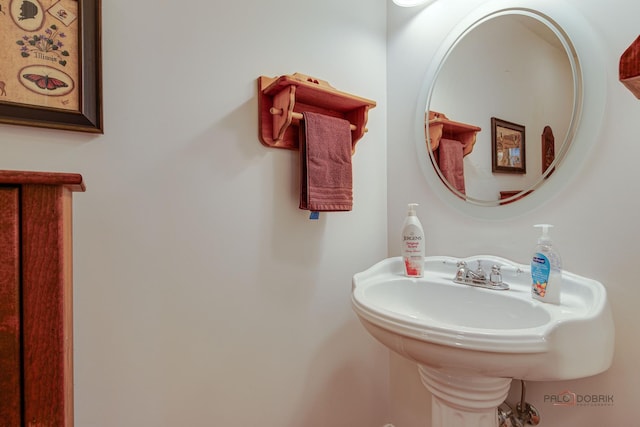 1538 Queen Ann Ln, Gurnee, IL 60031 - bathroom featuring a sink