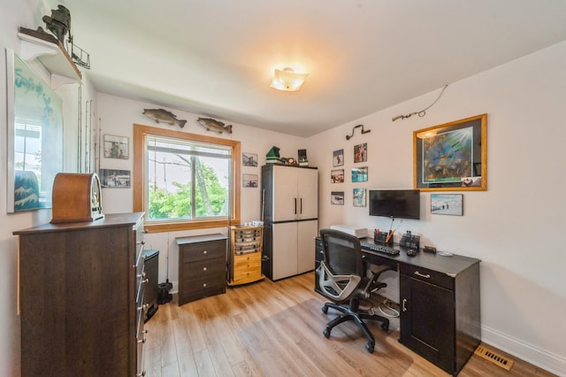 1232 Cove Dr, Prospect Heights, IL 60070 - office space with light wood finished floors