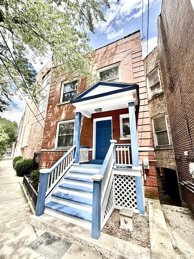 3723 N Wolcott Ave, Chicago, IL 60613 - photo 1