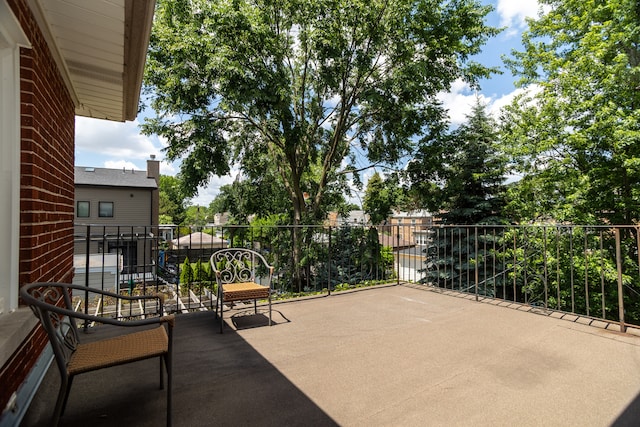 2900 W Birchwood Ave, Chicago, IL 60645 - view of patio / terrace