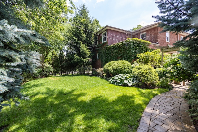 2900 W Birchwood Ave, Chicago, IL 60645 - view of grassy yard