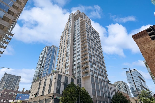 200 W Grand Ave Unit 1803, Chicago, IL 60654 - view of building exterior with a view of city