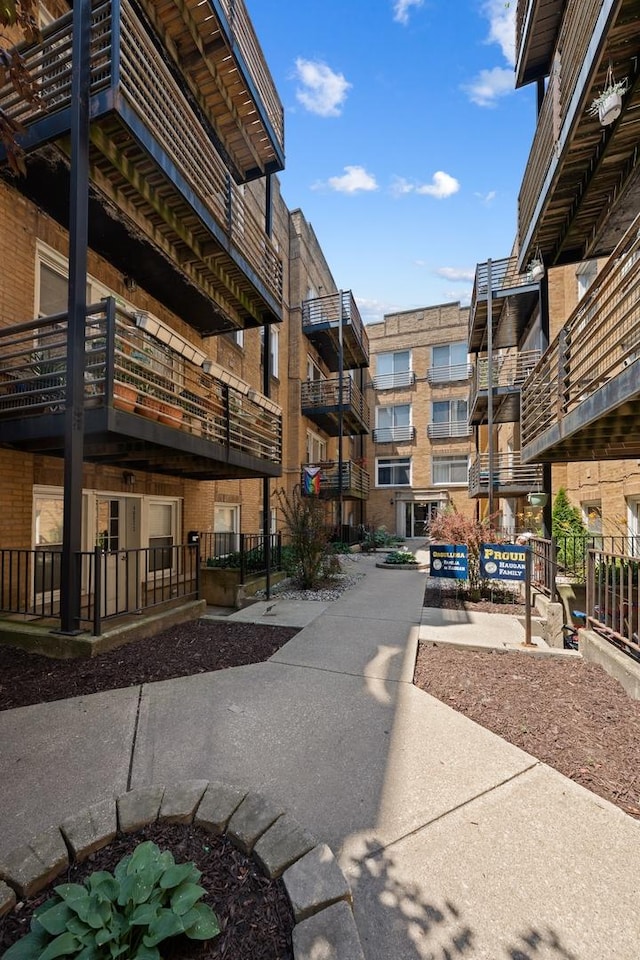 4604 N Monticello Ave Unit 3E, Chicago, IL 60625 - surrounding community