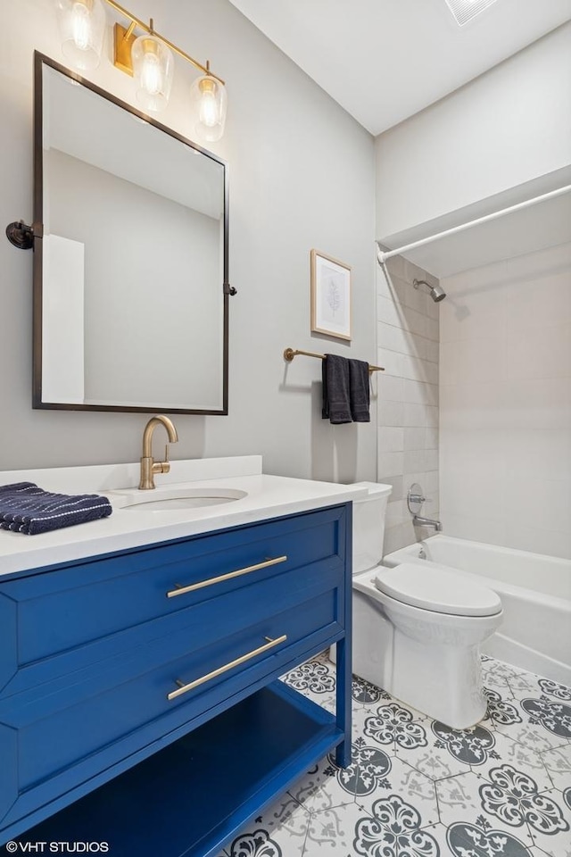1401 N Wieland St Unit P, Chicago, IL 60610 - bathroom featuring vanity, shower / tub combination, and tile patterned floors