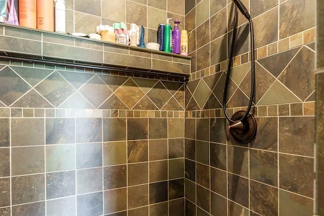 12499 Ayrshire Ln, Loves Park, IL 61111 - full bath with a tile shower