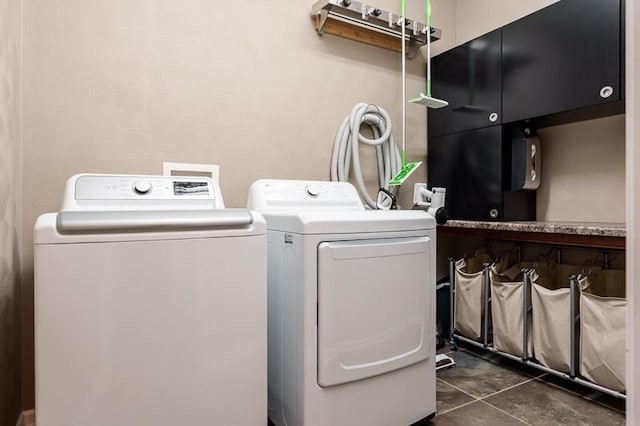 12499 Ayrshire Ln, Loves Park, IL 61111 - laundry area with independent washer and dryer