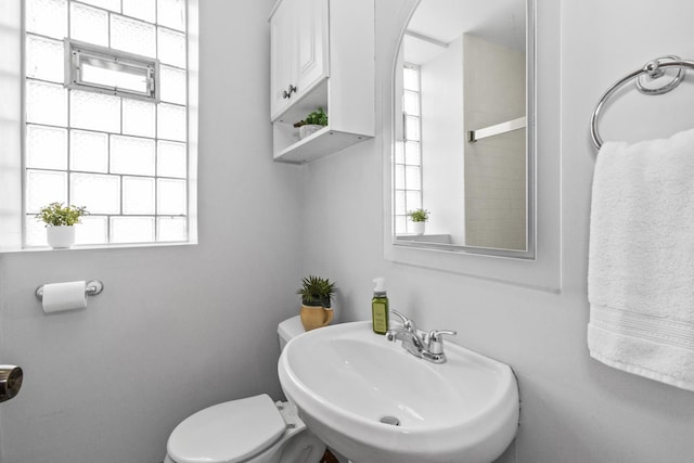 510 Madison St Unit 3S, Oak Park, IL 60302 - bathroom featuring plenty of natural light