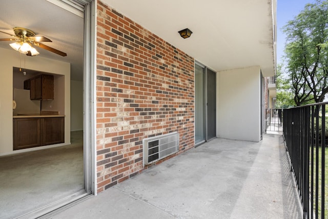 1150 E Jackson St Unit 1A, Lombard, IL 60148 - view of patio with a ceiling fan