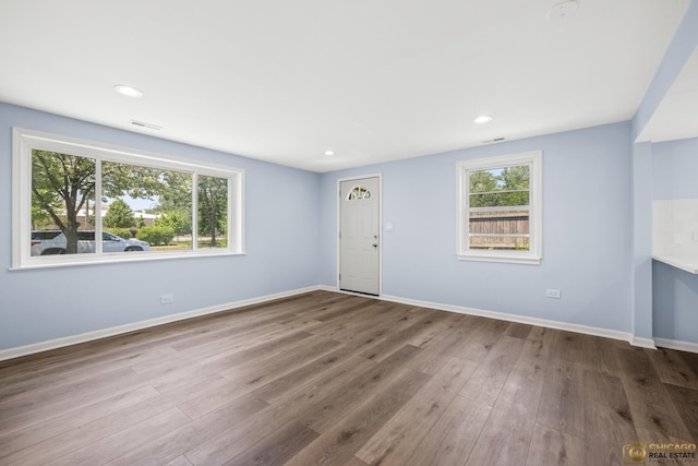 9509 S Merrion Ave, Chicago, IL 60617 - entrance foyer with wood finished floors and recessed lighting