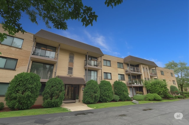 4660 N Austin Ave Unit 210, Chicago, IL 60630 - photo 1