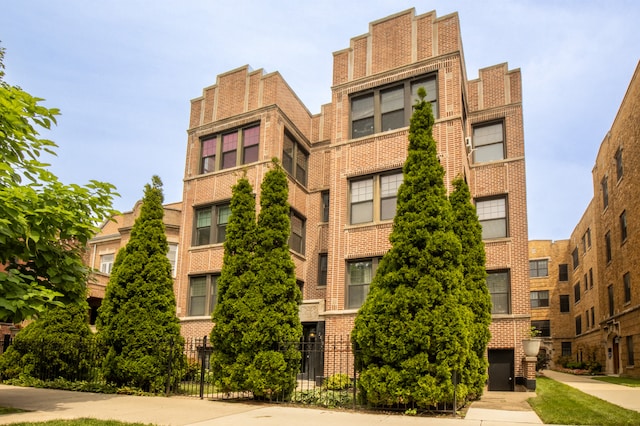 2810 W Logan Blvd Unit 3, Chicago, IL 60647 - photo 1