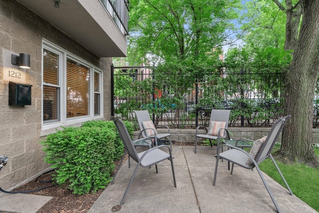 1212 W School St, Chicago, IL 60657 - view of patio / terrace