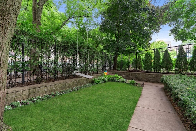 1212 W School St, Chicago, IL 60657 - view of yard