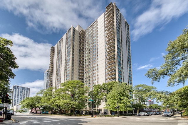 1255 N Sandburg Ter Unit 1211E, Chicago, IL 60610 - photo 1