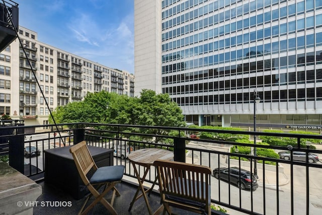 525 W Superior St Unit 224, Chicago, IL 60654 - view of balcony