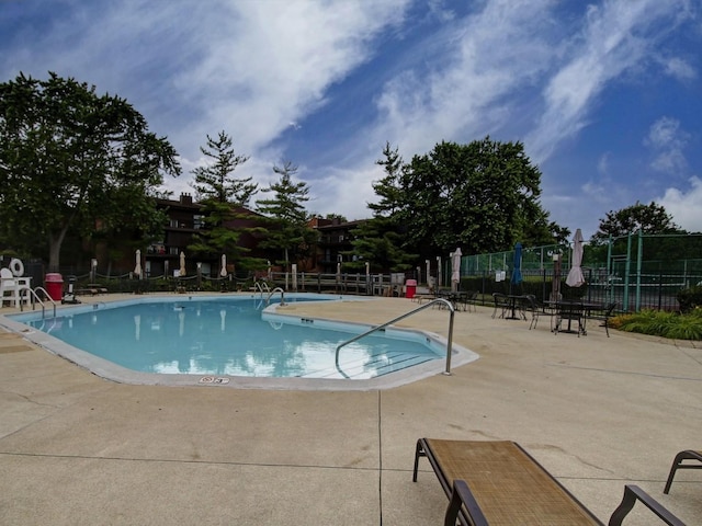 14624 Scarborough Ct S Unit G-1, Oak Forest, IL 60452 - community pool with a patio