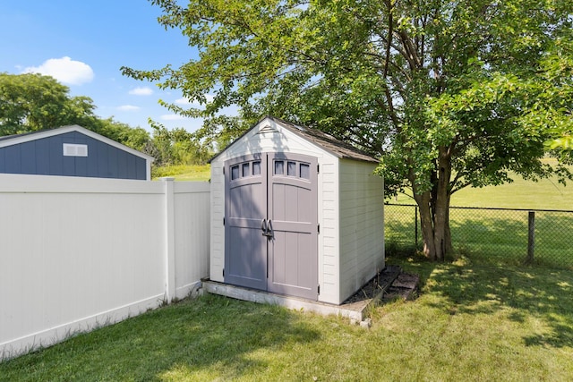 963 S Trainer Rd, Rockford, IL 61108 - view of shed with a fenced backyard