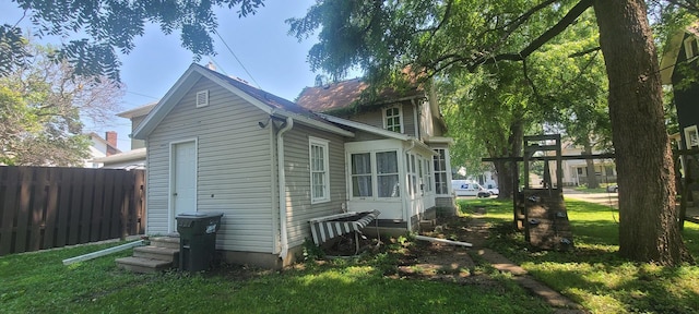 109 S 6th Ave, Sterling, IL 61081 - view of home's exterior