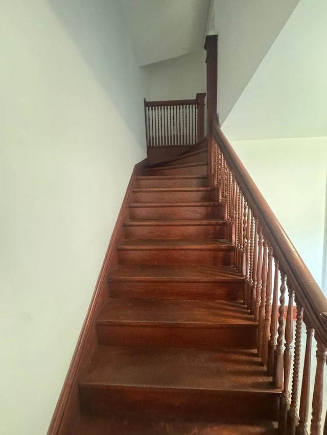14040 Lincoln Ave, Dolton, IL 60419 - view of stairs