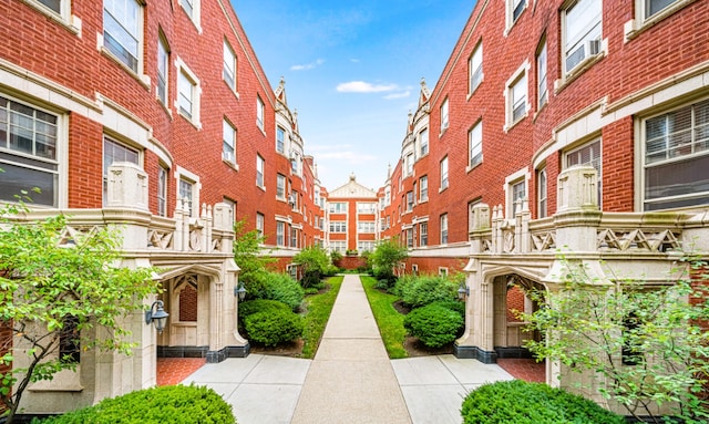 230 N Oak Park Ave Unit 1K, Oak Park, IL 60302 - view of property's community