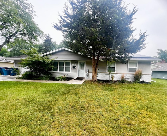 225 Webster Ln, Schaumburg, IL 60193 - single story home featuring a front yard