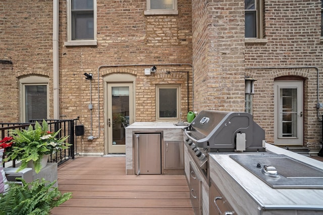 2113 N Clark St, Chicago, IL 60614 - wooden terrace with area for grilling