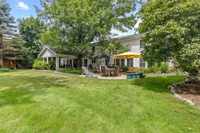 4049 Michelline Ln, Northbrook, IL 60062 - back of house with a patio area