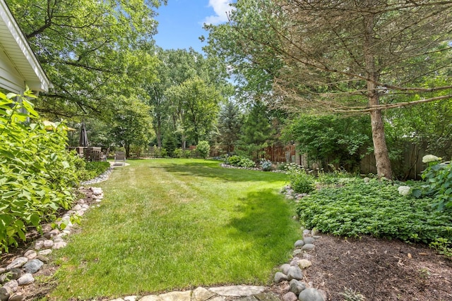 4049 Michelline Ln, Northbrook, IL 60062 - view of yard