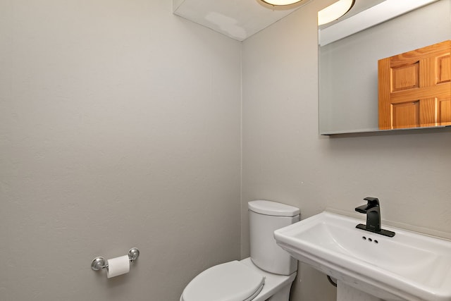 1479 Exeter Ct, Hoffman Estates, IL 60010 - bathroom with a sink and toilet