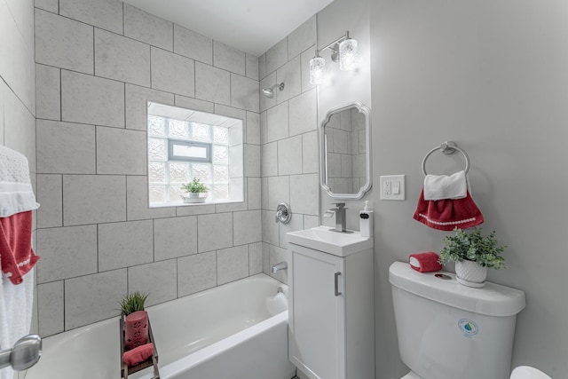 4438 S Knox Ave, Chicago, IL 60632 - full bath featuring washtub / shower combination and vanity
