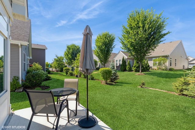 1029 Carolina Ct, Pingree Grove, IL 60140 - view of grassy yard featuring a patio area