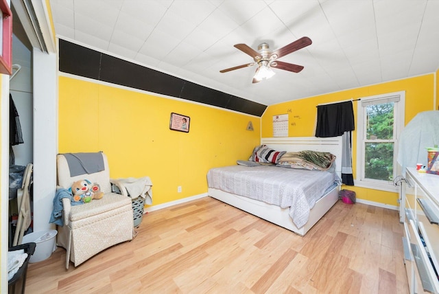 422 Locust St, Elgin, IL 60123 - bedroom featuring light wood-style flooring, ceiling fan, and vaulted ceiling