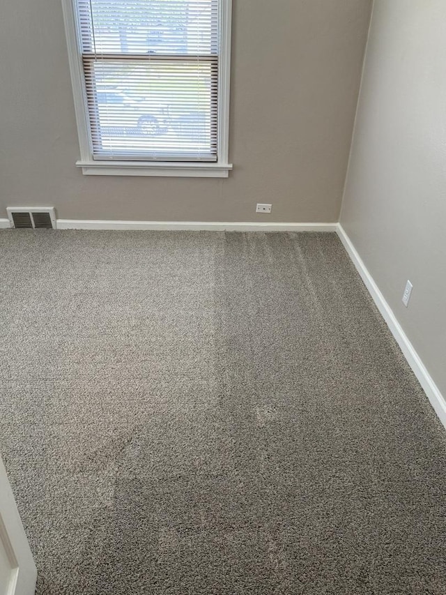 602 River Ln, Loves Park, IL 61111 - unfurnished room with carpet