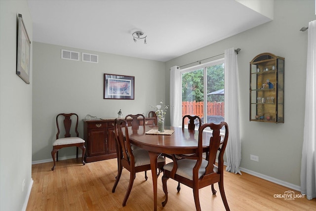 25 Cedar Ct, South Elgin, IL 60177 - dining area with light wood-type flooring