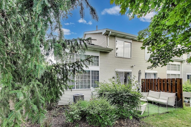 1996 Blackberry Ln, Hoffman Estates, IL 60169 - back of property with outdoor lounge area