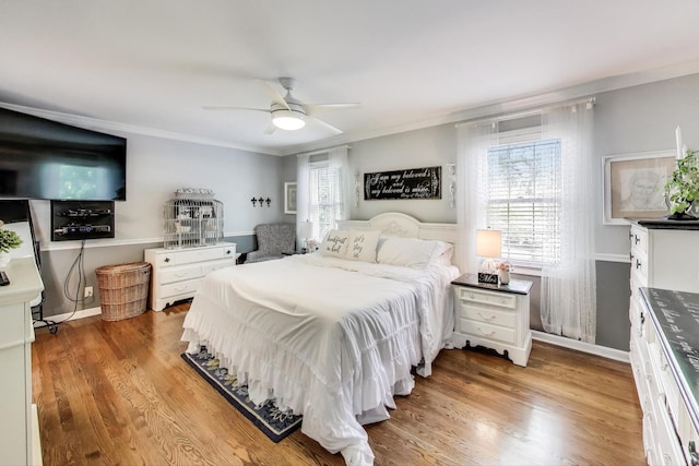 346 Colonial Cir, Geneva, IL 60134 - bedroom featuring ornamental molding, light wood-style flooring, and ceiling fan