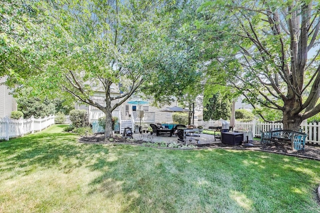 346 Colonial Cir, Geneva, IL 60134 - fenced backyard with a patio area and outdoor lounge area