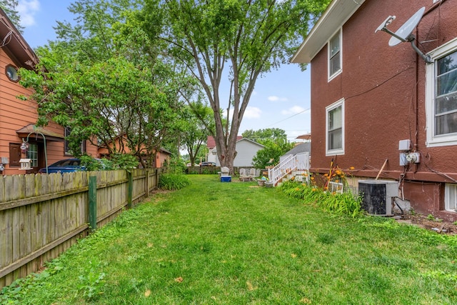 512 Ryerson Ave, Elgin, IL 60123 - view of yard