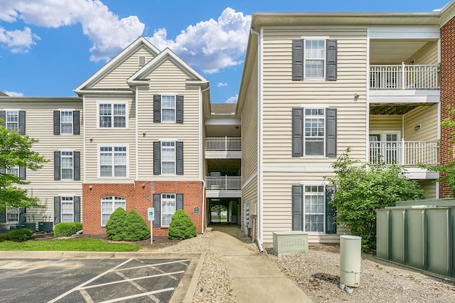 1901 N Lincoln Ave Unit 201, Urbana, IL 61801 - photo 2