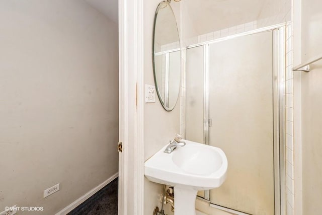 1465 N Larrabee St Unit B, Chicago, IL 60610 - full bathroom featuring a stall shower