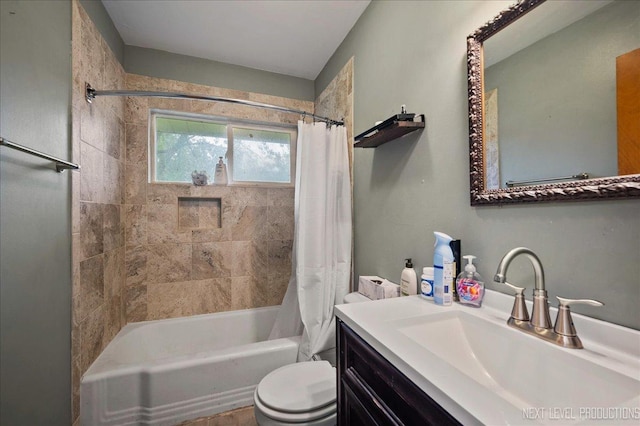 508 E Park St, Plano, IL 60545 - bathroom with shower / bathtub combination with curtain and vanity